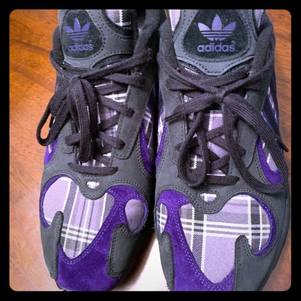 ADIDAS ORIGINALS YUNG-1 - CORE BLACK/PURPLE